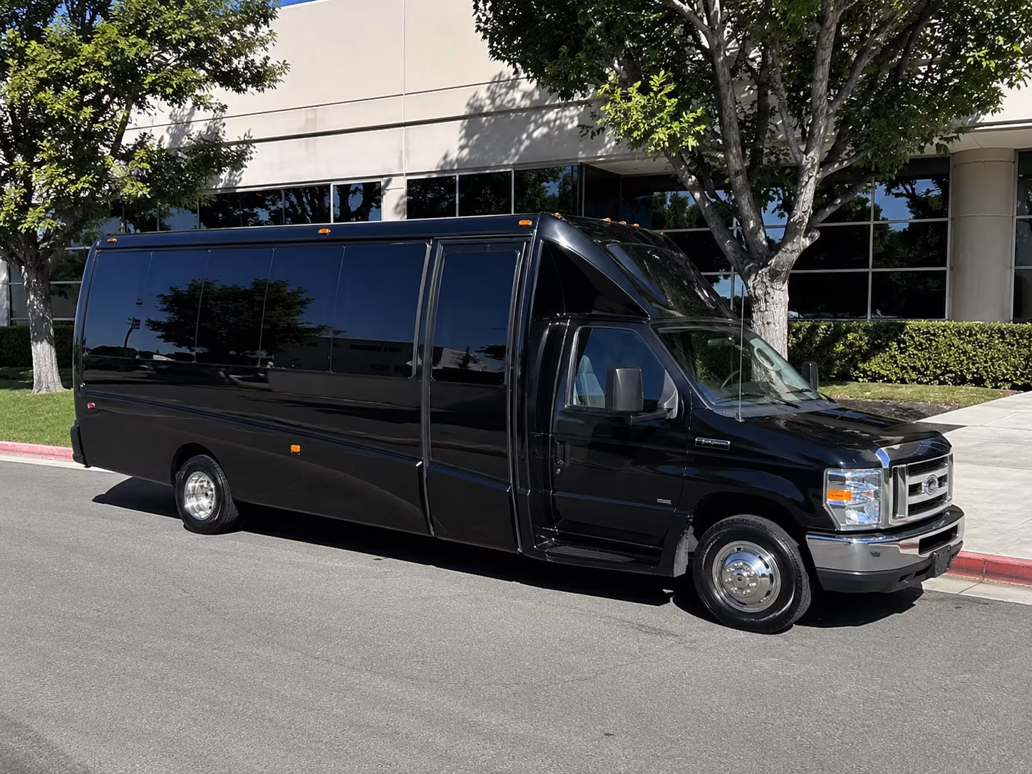 25 passenger minibus
