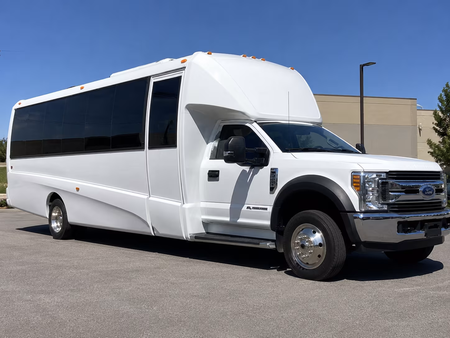 minibus rentals for intimate redding weddings and small wedding parties