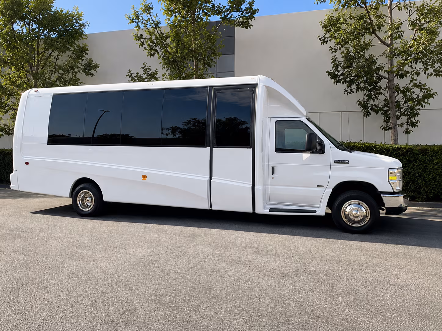 minibuses and charter buses for redding races rodeos and outdoor sporting events