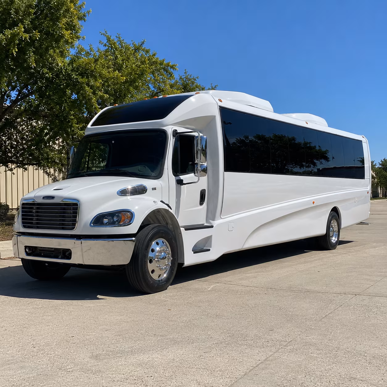 redding 20 passenger minibus