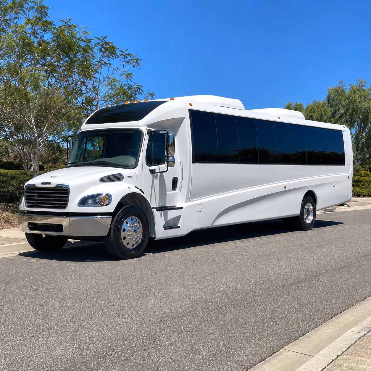 redding 35 passenger minibus