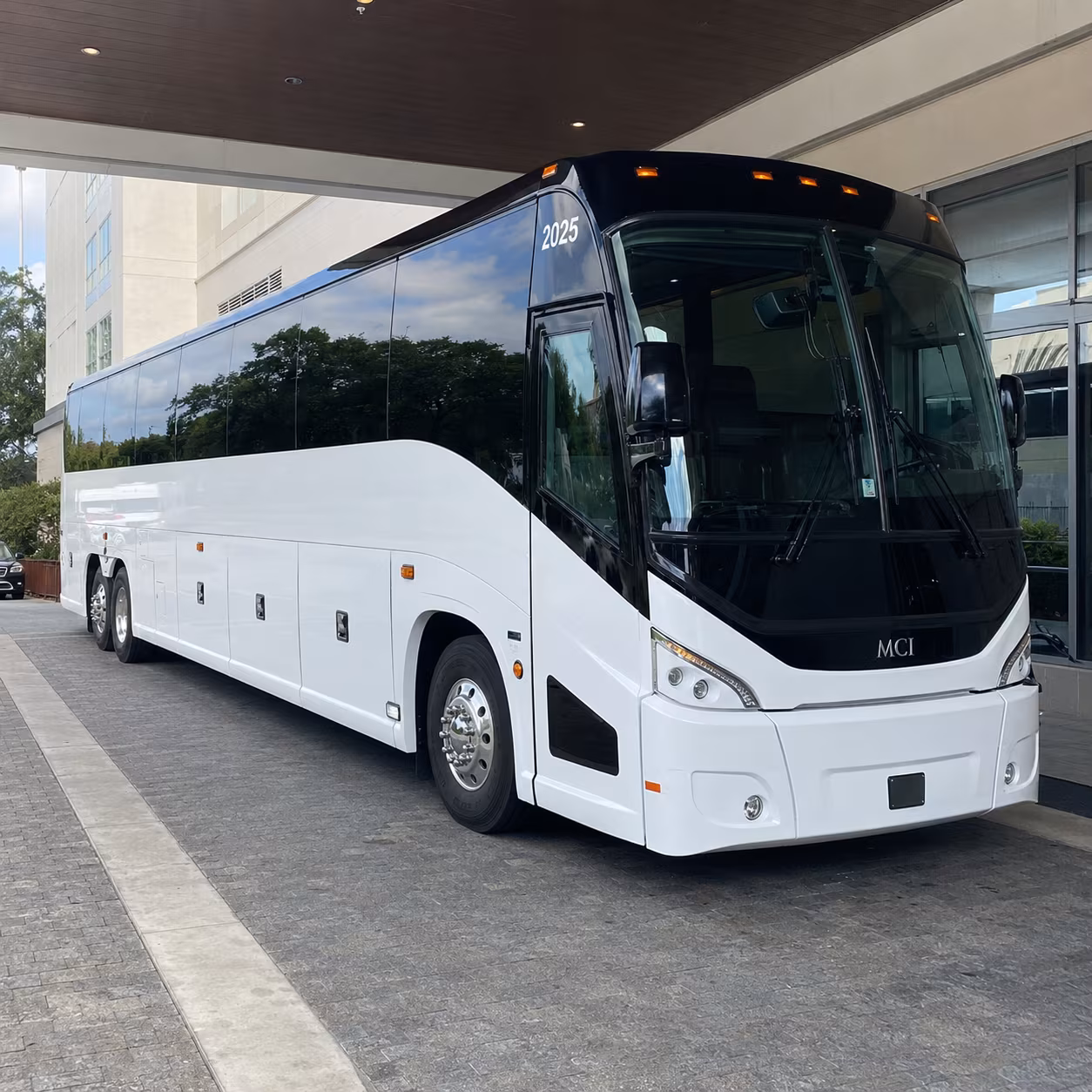 redding 54 passenger charter bus