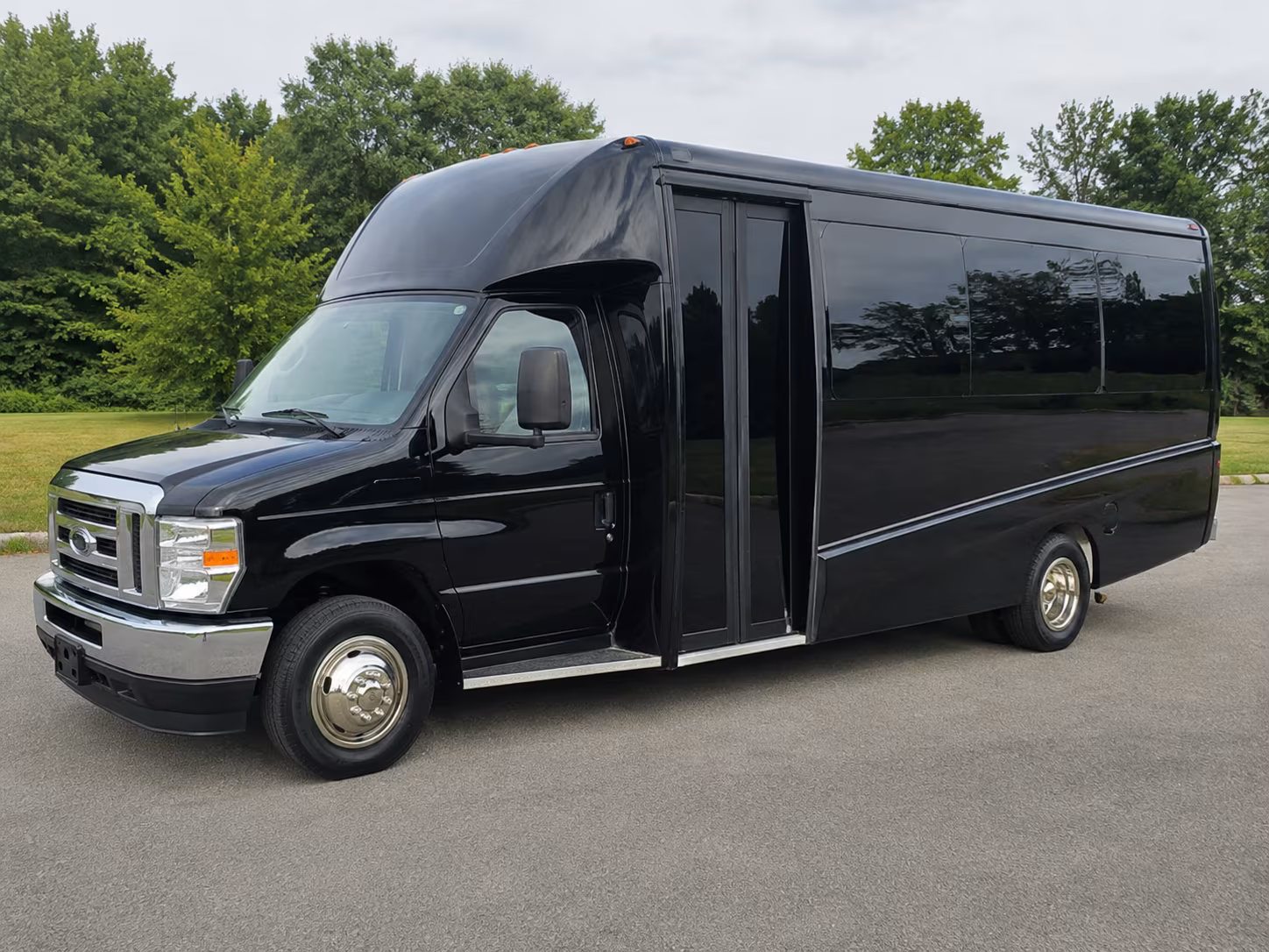 redding airport transportation onboard seating