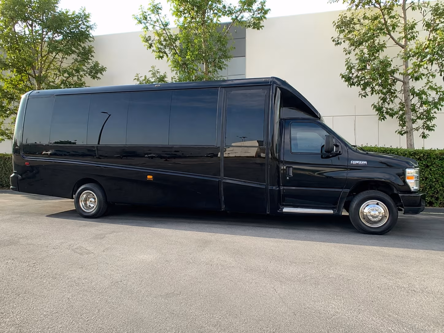 reserve transportation for your next wedding 4